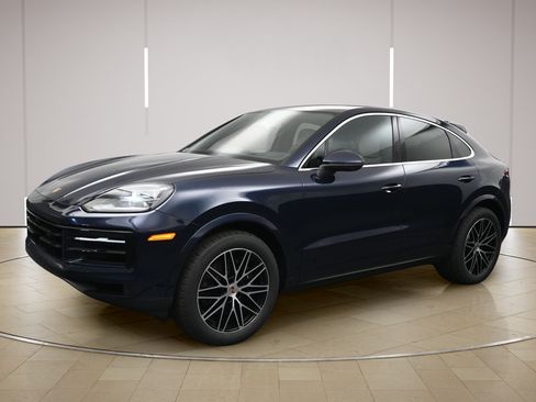Certified 2026 Porsche Cayenne Coupe AWD/4WD image 4