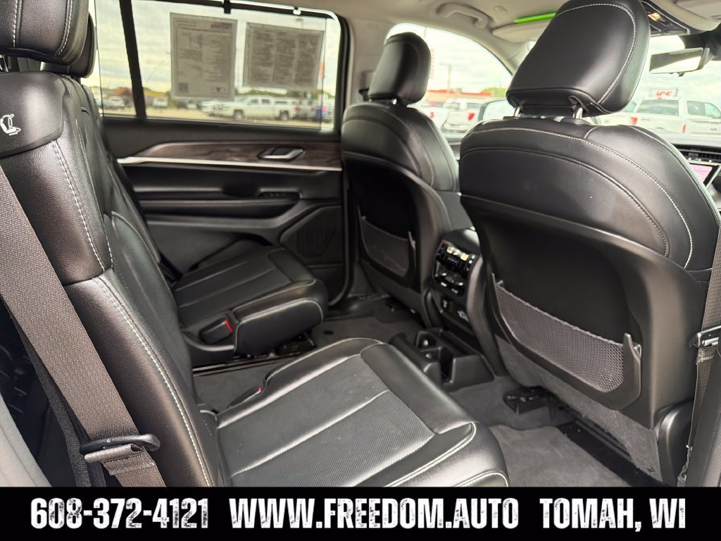 Used 2023 Jeep Grand Cherokee L Limited w/ Luxury Tech Group II AWD/4WD image 33