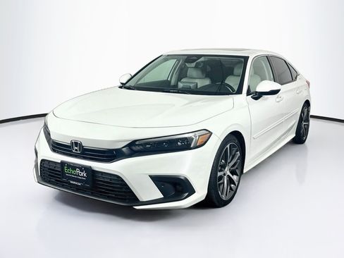 Used 2022 Honda Civic Touring image 3