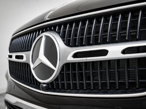 Certified 2025 Mercedes-Benz GLC 300 4MATIC image 3