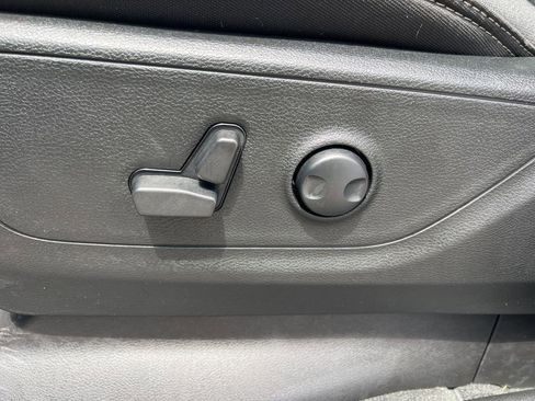 Used 2023 RAM 1500 Big Horn AWD/4WD image 33