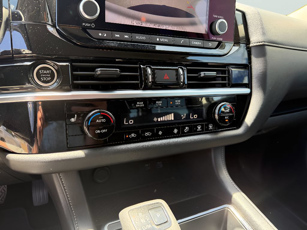 Used 2024 Nissan Pathfinder SV FWD image 27