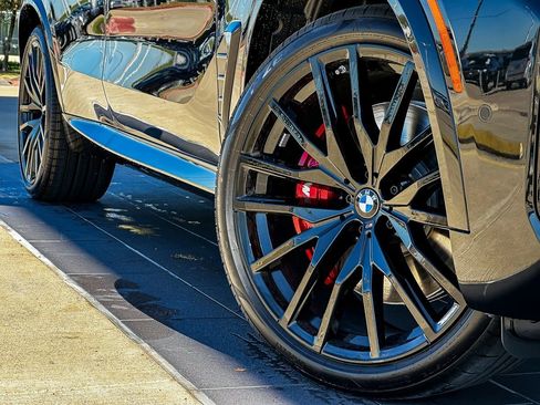 New 2026 BMW X5 M60i image 2