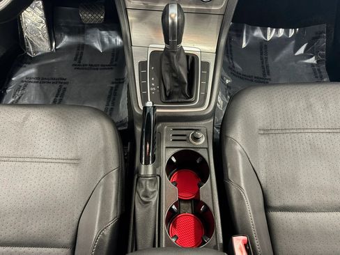 Used 2015 Volkswagen Golf S FWD image 26