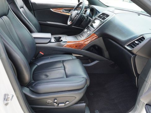 Used 2019 Lincoln Nautilus Reserve image 15