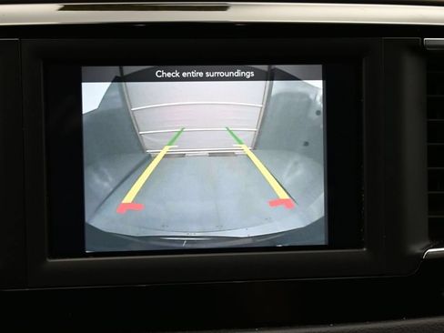 Used 2018 Chrysler Pacifica Touring-L FWD image 22