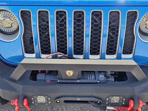 Used 2021 Jeep Gladiator Overland w/ Popular Equipment Package AWD/4WD image 3