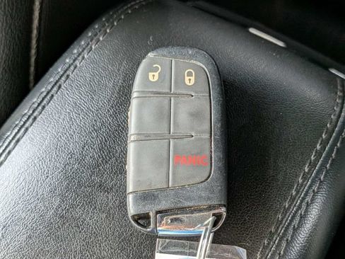 Used 2024 Jeep Compass Latitude AWD/4WD image 30
