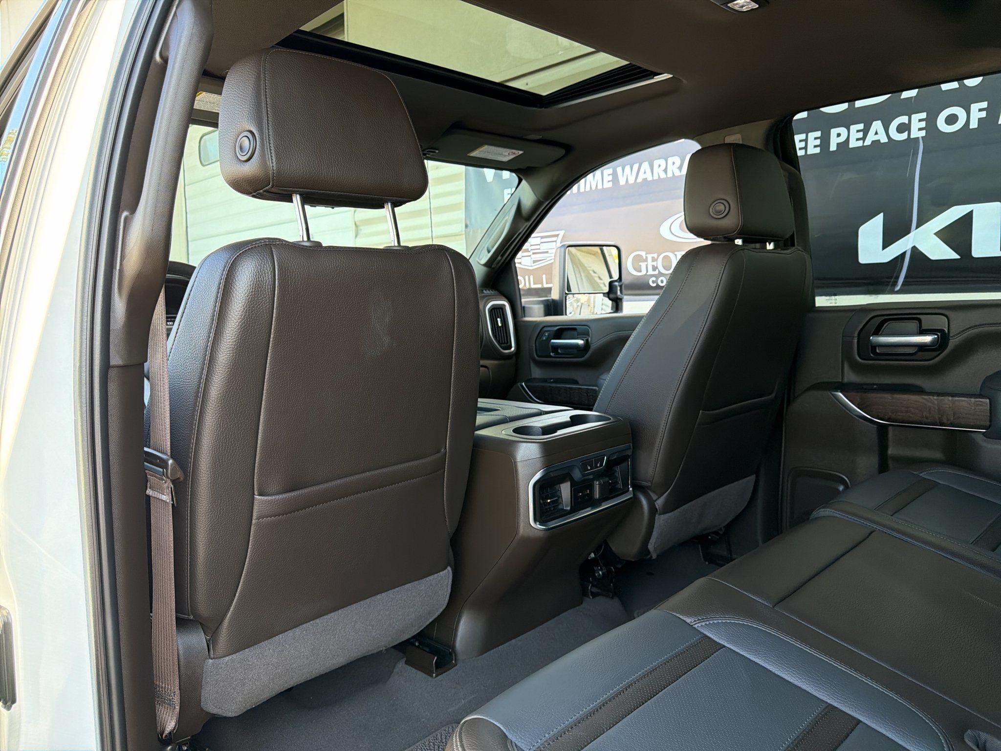 Used 2022 GMC Sierra 2500 Denali w/ Denali Ultimate Package AWD/4WD image 12