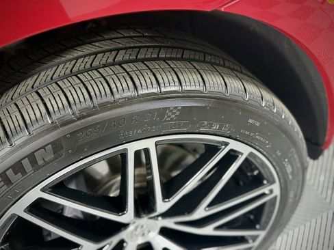 Used 2024 Porsche Macan image 21