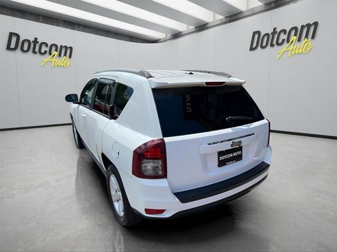 Used 2015 Jeep Compass Latitude AWD/4WD image 9