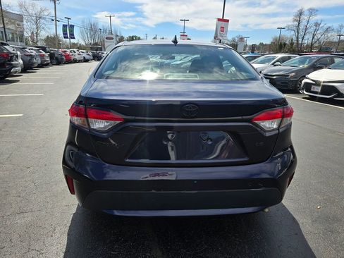 Used 2022 Toyota Corolla LE w/ Carpet Mat Package (TMS) image 6