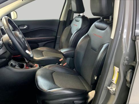 Used 2019 Jeep Compass Trailhawk AWD/4WD image 7