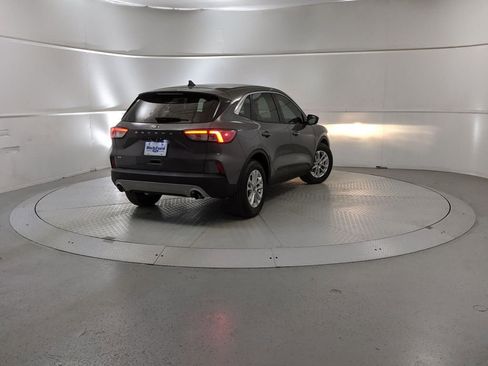Certified 2022 Ford Escape SE image 3