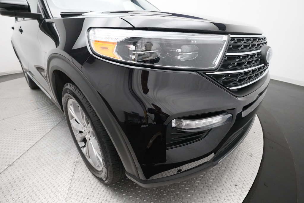 Used 2024 Ford Explorer XLT w/ Equipment Group 202A AWD/4WD image 24