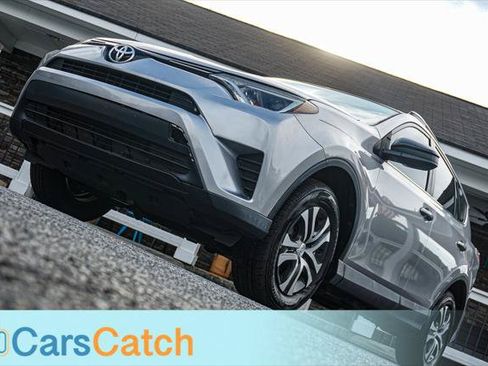 Used 2016 Toyota RAV4 LE FWD image 9