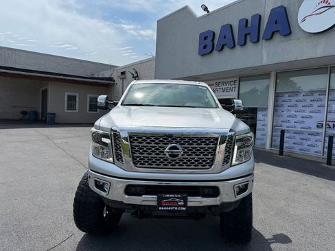 Used 2017 Nissan Titan SL image 12