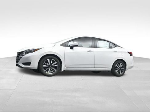 Used 2025 Nissan Versa SV w/ Trunk Package FWD image 11