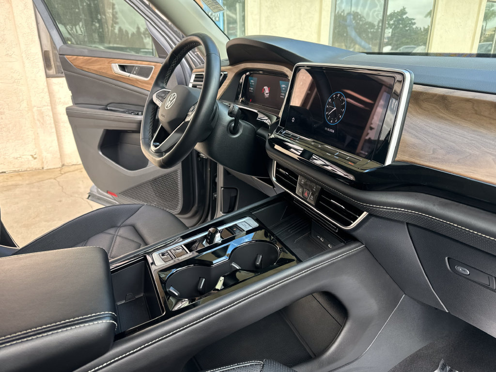 Used 2025 Volkswagen Atlas SE AWD/4WD image 20