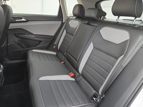 Certified 2024 Volkswagen Taos SEL image 13