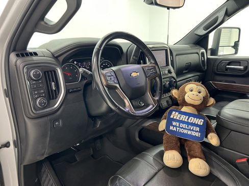 Used 2023 Chevrolet Silverado 2500 High Country w/ Technology Package image 9