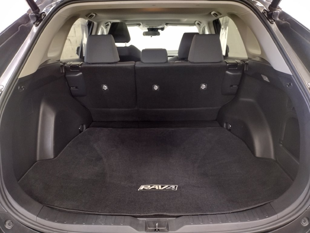 Used 2019 Toyota RAV4 XLE w/ Convenience Package AWD/4WD image 18