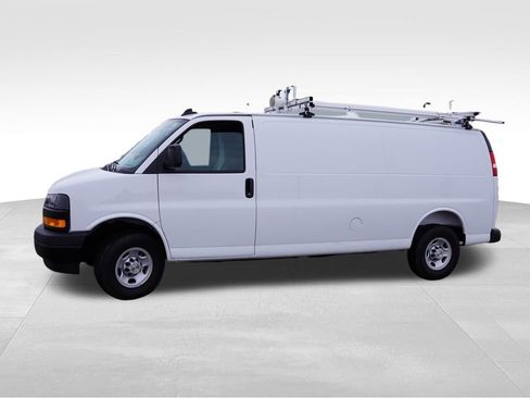 Used 2025 Chevrolet Express 2500 Extended w/ Communications Package image 10