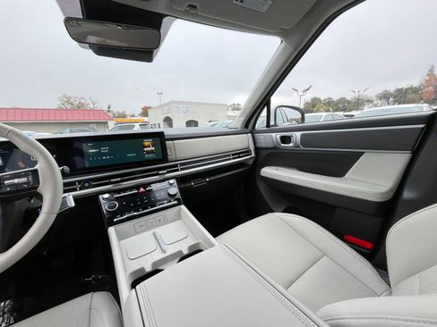 Used 2025 Hyundai Santa Fe SEL image 37