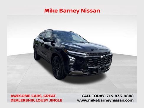 Used 2025 Chevrolet Trax ACTIV w/ Driver Confidence Package FWD image 1