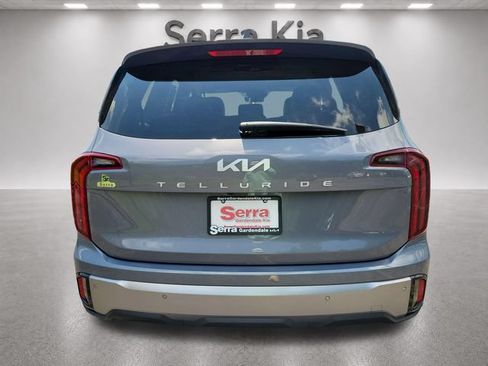Used 2025 Kia Telluride LX FWD image 4
