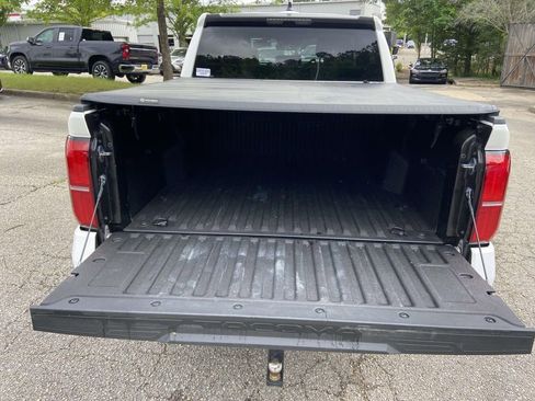 Used 2025 Toyota Tacoma SR5 AWD/4WD image 10