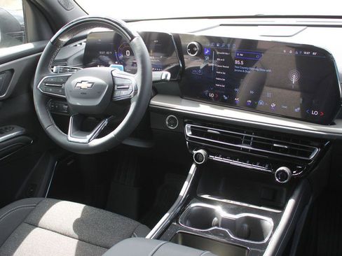 New 2026 Chevrolet Traverse LT image 10