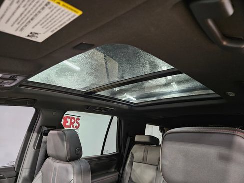 Used 2022 Chevrolet Tahoe RST w/ Sport Performance Package AWD/4WD image 26