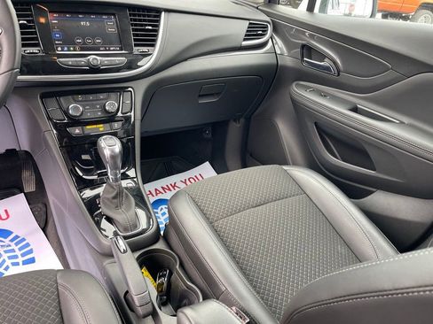 Used 2022 Buick Encore Preferred w/ Safety Package image 19