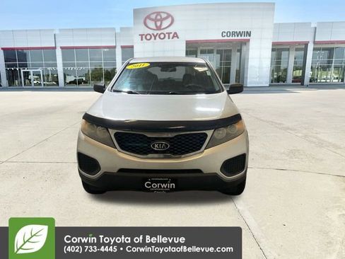 Used 2011 Kia Sorento 2WD image 3