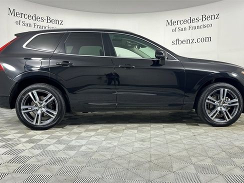 Used 2021 Volvo XC60 T5 Momentum image 3