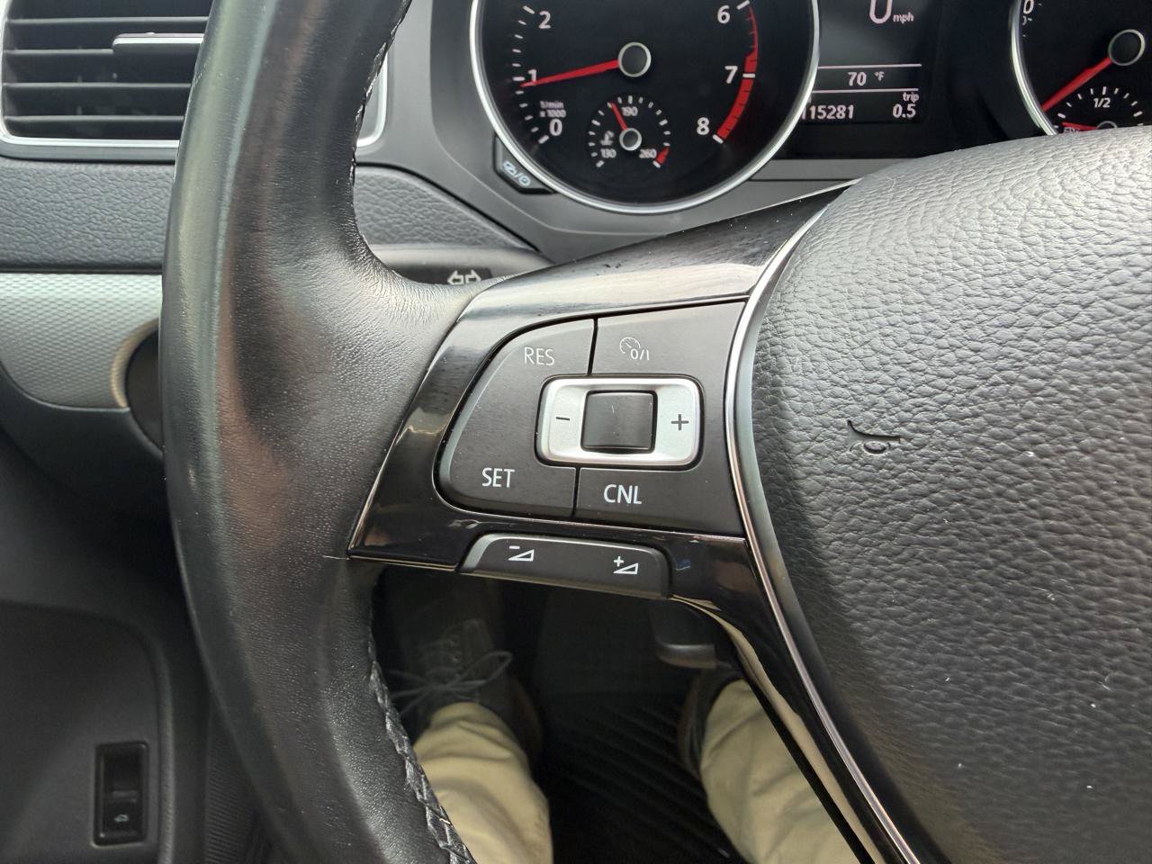 Used 2018 Volkswagen Jetta SE FWD image 25