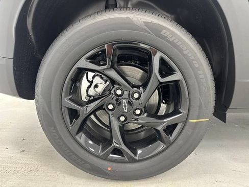 Used 2026 Chevrolet Trax LT w/ Driver Confidence Package FWD image 32