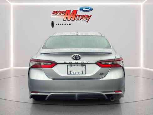 Used 2023 Toyota Camry SE image 5