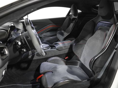 Used 2023 Aston Martin V8 Vantage Coupe RWD image 29