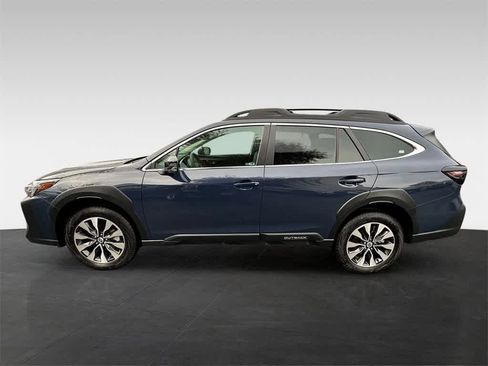 Used 2025 Subaru Outback Limited image 3