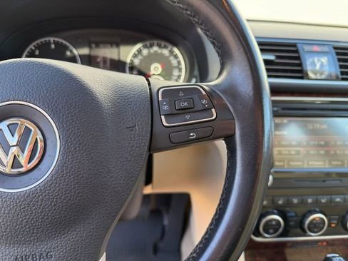Used 2013 Volkswagen Passat TDI SEL Premium image 26