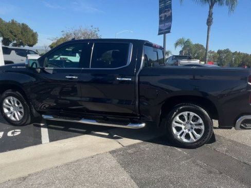 Used 2022 Chevrolet Silverado 1500 LTZ w/ LTZ Premium Package image 6