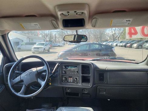 Used 2004 Chevrolet Avalanche 4x4 image 9