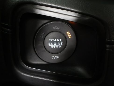 Used 2024 Jeep Wrangler Sahara image 37