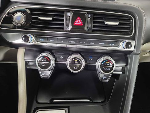 Used 2020 Genesis G70 2.0T image 14