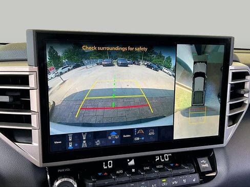 Used 2026 Toyota Tundra Limited AWD/4WD image 25