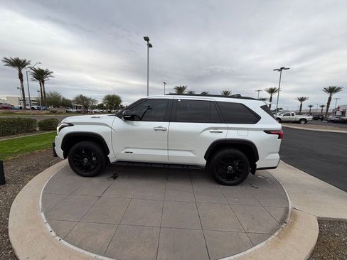 Used 2024 Toyota Sequoia Limited image 8