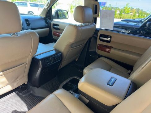Used 2018 Toyota Sequoia Platinum image 20