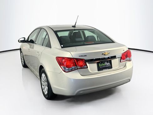 Used 2011 Chevrolet Cruze LT FWD image 5
